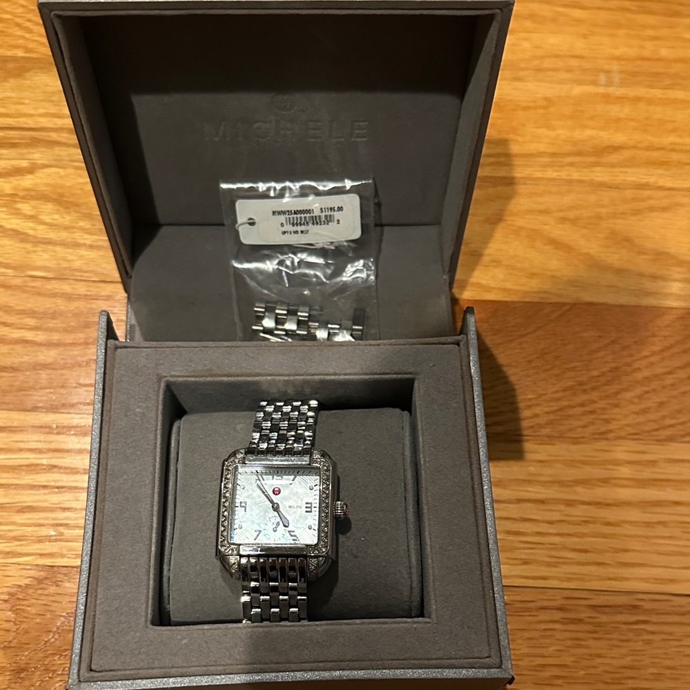 Silver Watch with Stainless Steel Bracelet